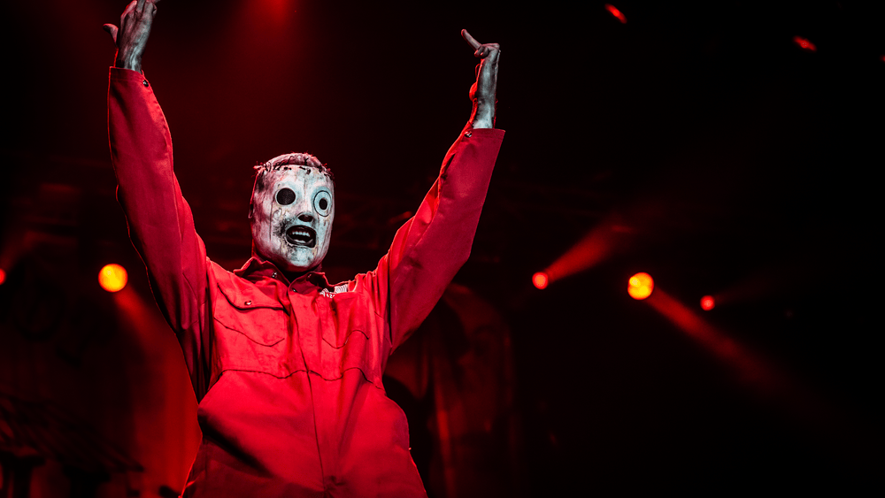 Corey Taylor unveils new Slipknot mask at 'Rocklahoma' WRZKFM