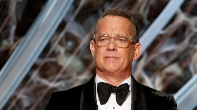 tom hanks glasses oscars 2020