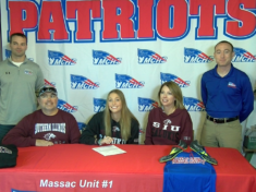 bailey-signs-with-siu-pic