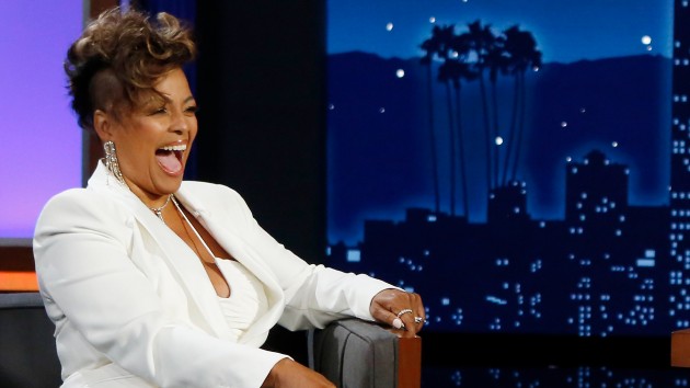 Kim Fields goes all out for the holidays — take-out, that is - Vimarsana News
