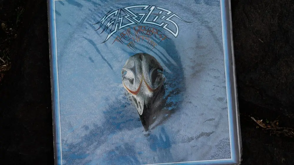 Vinyl cover art of Eagles Their Greatest Hits 1971-1975^ featuring rock music.