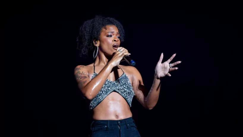 Ari Lennox Performs on the Nostalgia Tour in Jacksonville Florida USA December 18^ 2023 at The Vystar Veterans Memorial Arena