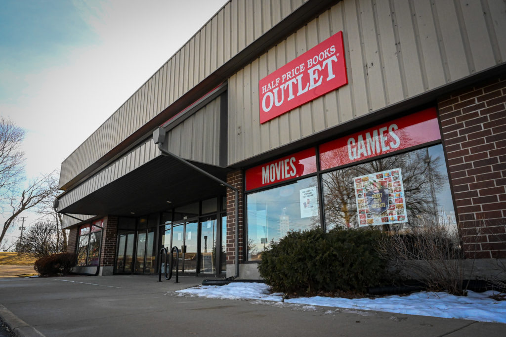 Half price outlet books ross park