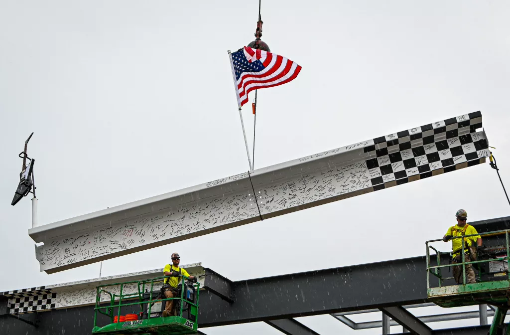 Hard Rock Casino Rockford Marks Key Construction Milestone On Path To   DSC 1978 1024x672.webp