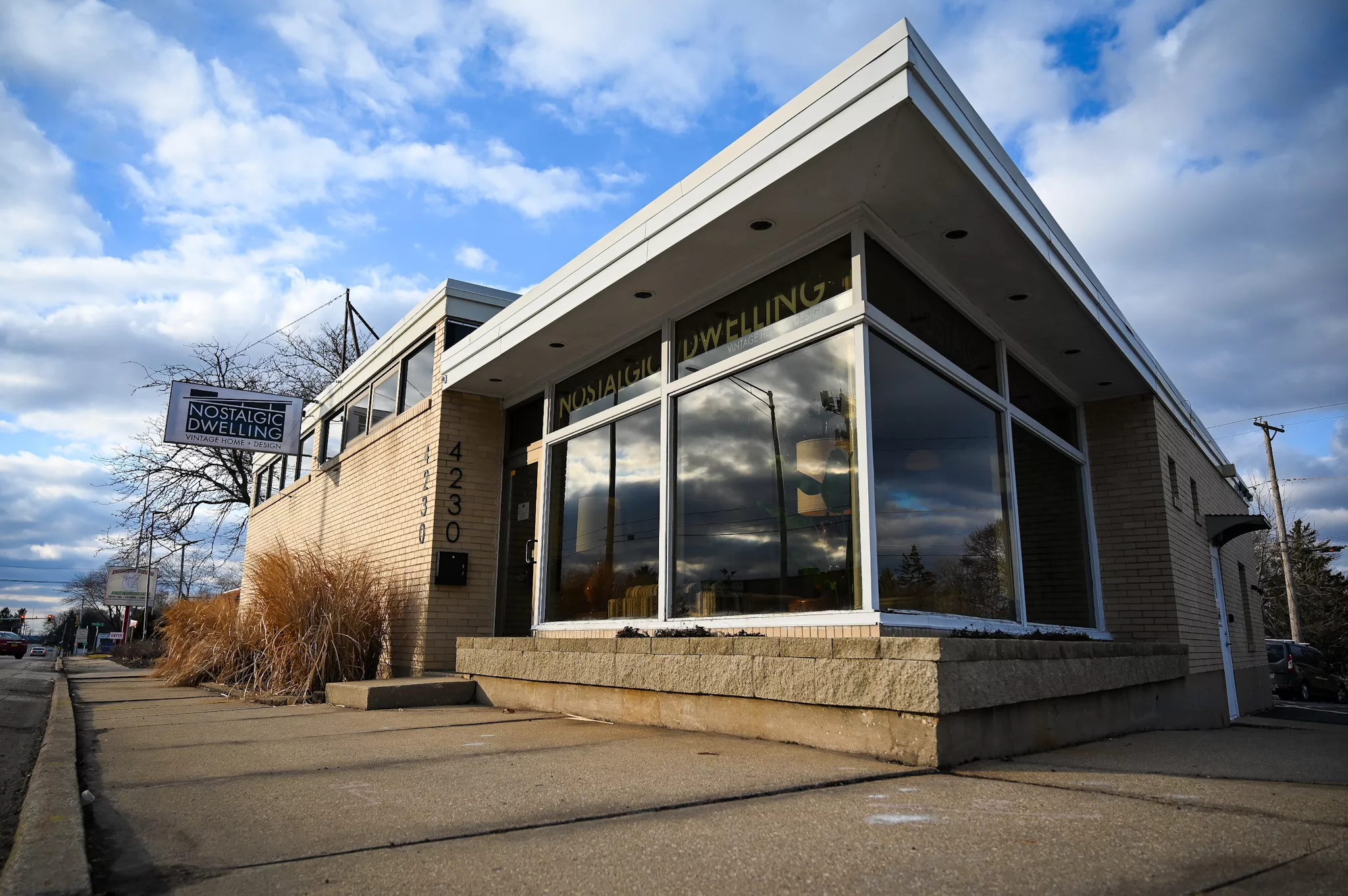 New Rockford shop offers eclectic mix of vintage furniture and home