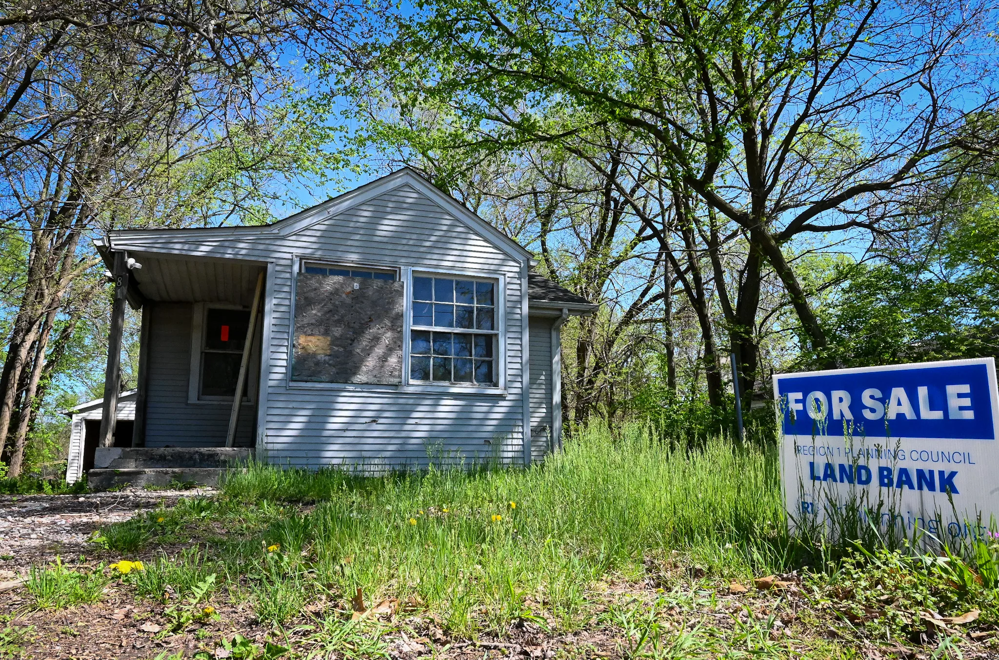Neglected property auction nets record 1M in Winnebago and Boone