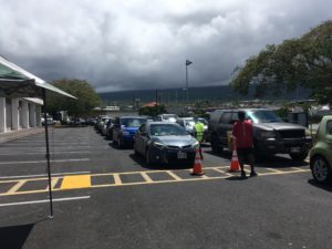 cars-waiting-for-food-2020-5-21