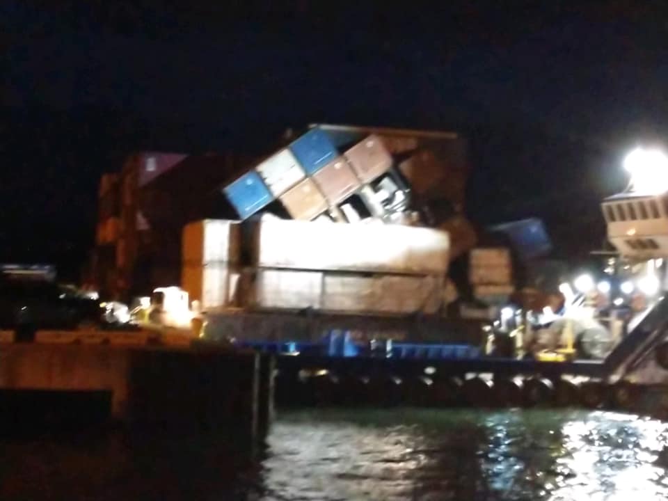 Young Brothers drops 12 containers on way to Hilo KWXX Hilo, HI