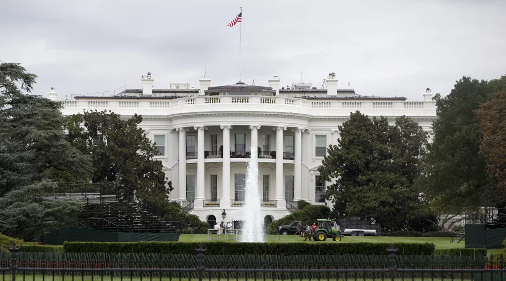 Donna Hayashi Smith Becomes First Asian American to Serve as White House Curator - Vimarsana News