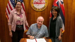 mayor-roth-bill-72-signing