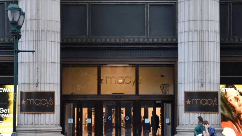 Stabbing attack at Philadelphia Macy's kills 1 security guard, injures one other | KWXX - Vimarsana News