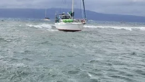 coast-guard-ground-vessel-off-maui