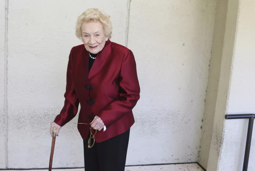 $100M From Heiress's Estate Will Be Left for Native Hawaiian Causes | KWXX - Vimarsana News