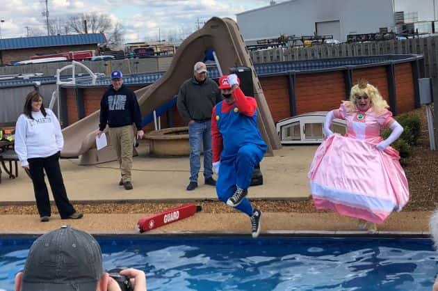 aloha-pool-mario-and-princess-peach-resized