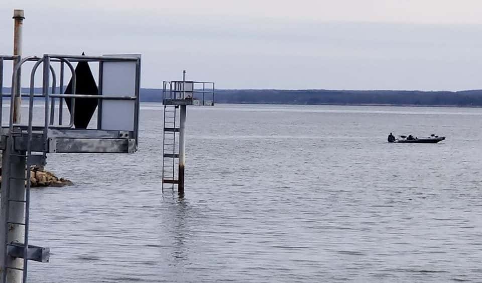 lake-distancing