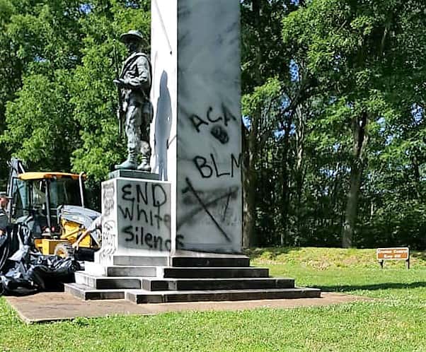 fort-d-vandalism-cropped-david-glitsch
