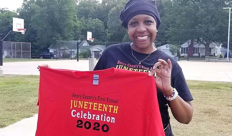 simone-w-t-shirt-cropped