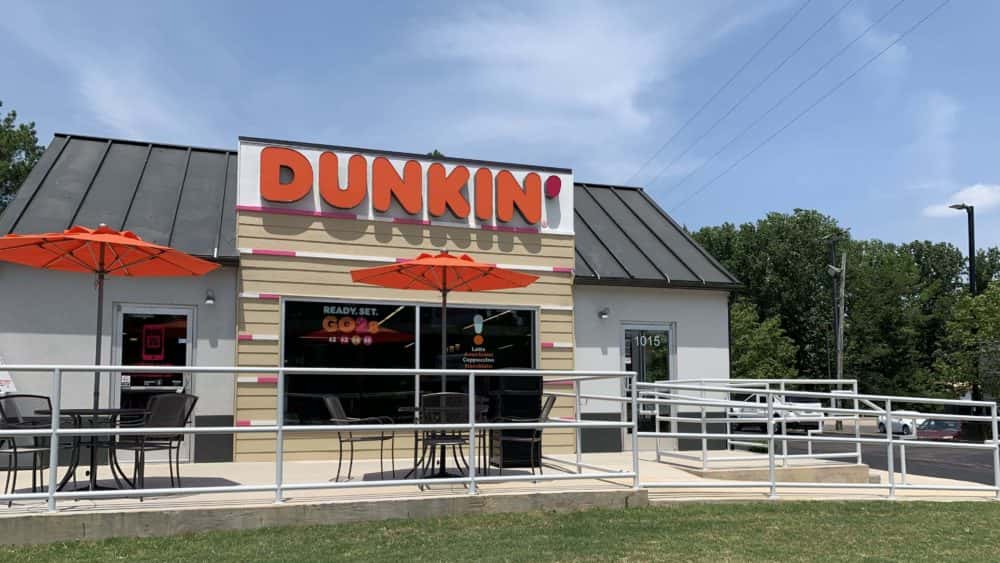 dunkin-front-patio