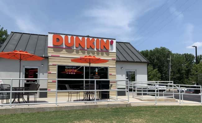 dunkin-front-patio
