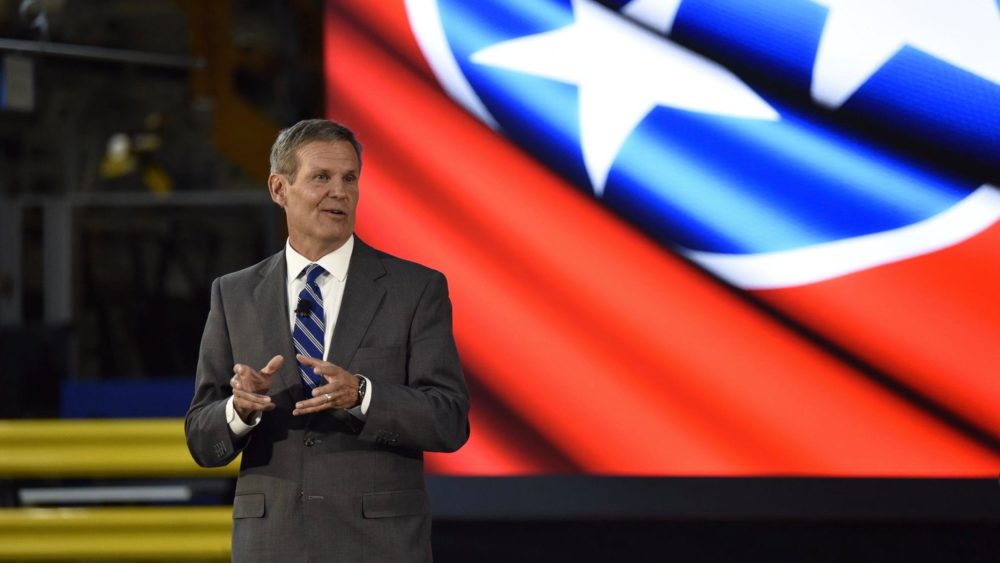 bill-lee-w-flag