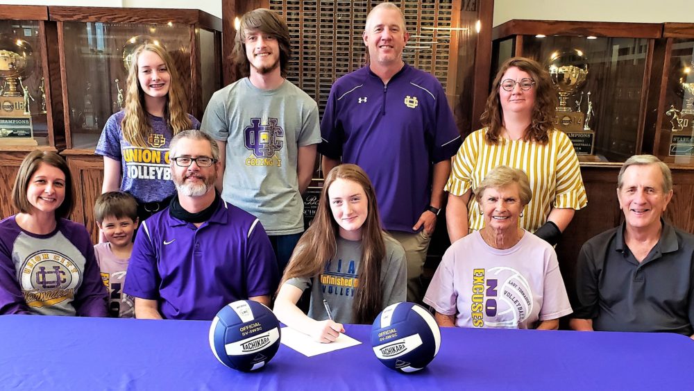 abby-suiter-signs-volleyball-scholarsip-2
