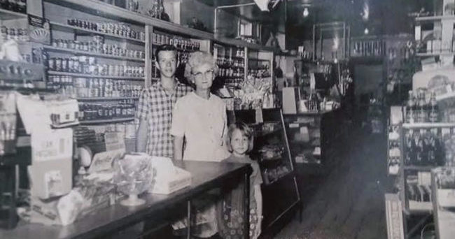 buchanan-store-jeff-morris-jewel-crutcher-and-karen-morris-freemon-in-1970