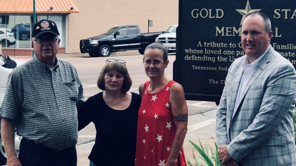 gold-star-annette-chas-tinnin-john-penn-gretchen