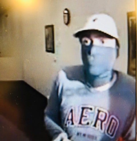 dyersburg-armed-suspect