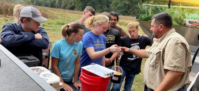 weakley-sch-jason-brigance-with-students