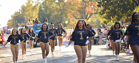 msu-home-parade-crop
