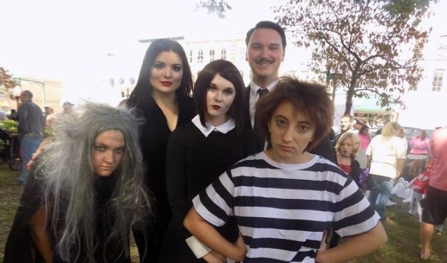 spook-addams-fam-2017