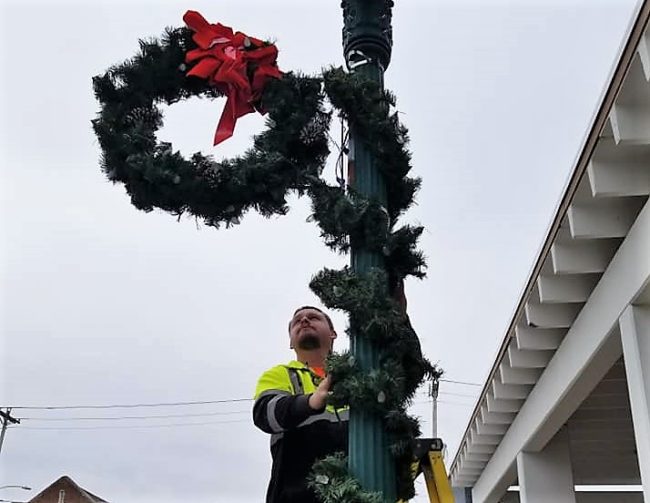 christmas-decorations-adam-boyd-cropped