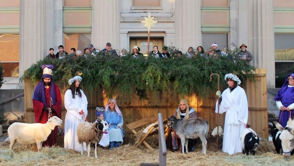 main-st-christm-huntin-crop
