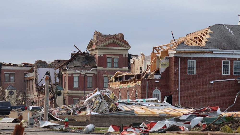 mayfield-downtown-tornado-steve-elder
