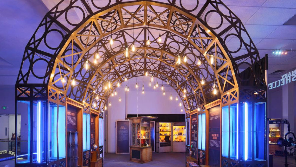 discovery-park-arch