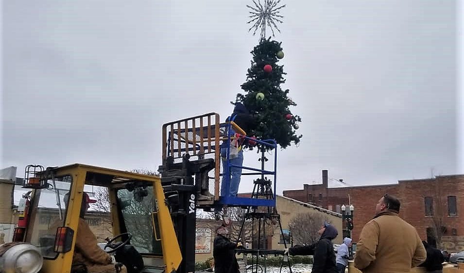 christmas-tree-come-down-jan-3