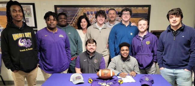 uc-kyrell-signs-with-bethel-2