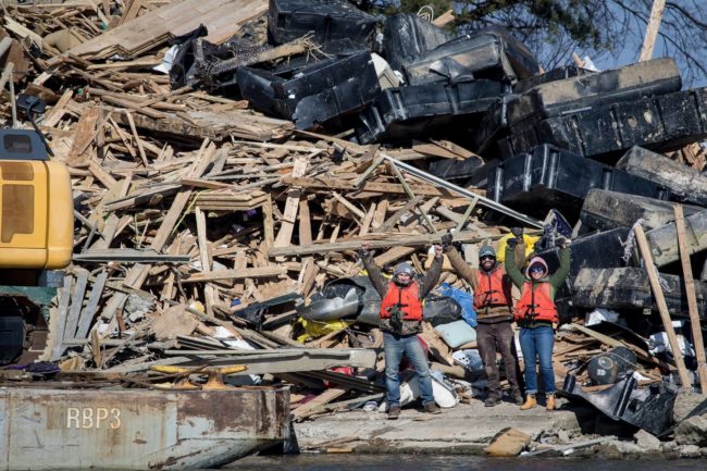 tv-debris