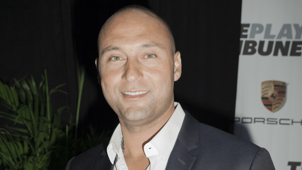 Derek Jeter stepping down as CEO, shareholder of Miami Marlins