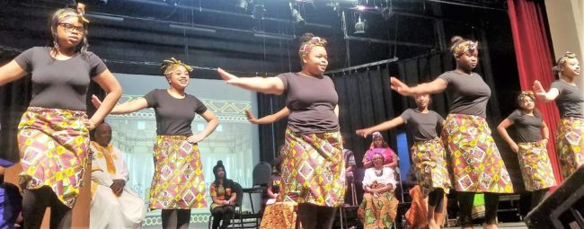 aa-musical-dancing-girls-2-crop