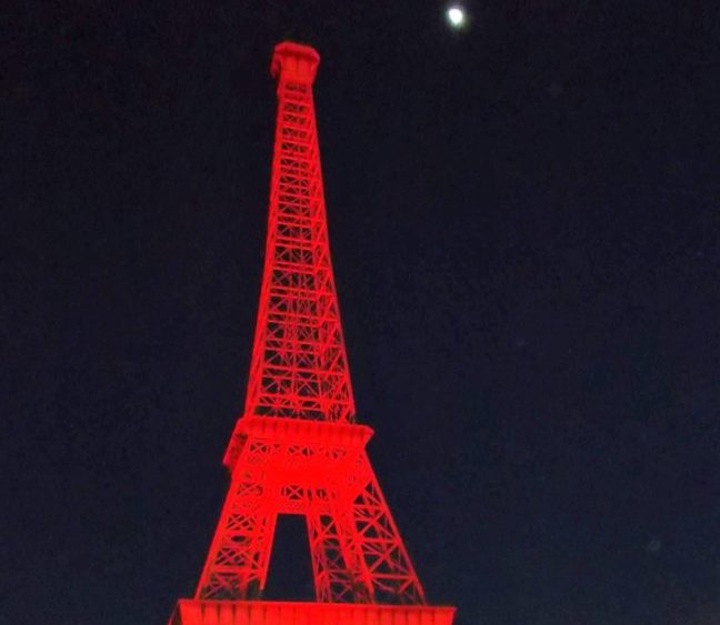 eiffel-tower-red-2