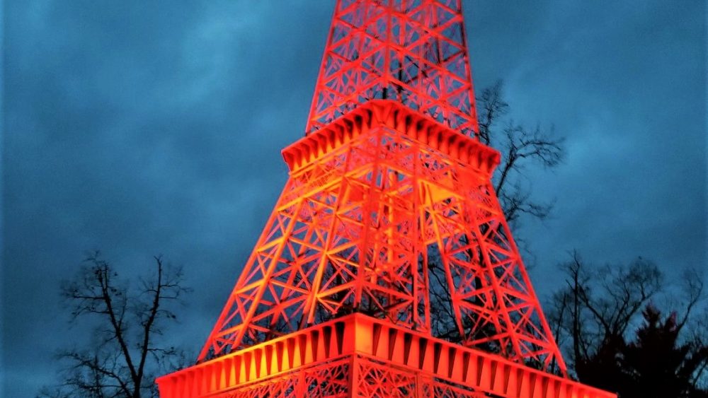 eiffel-tower-red-new