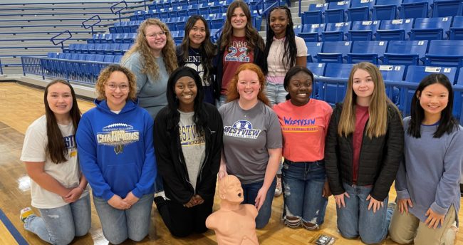 westview-cpr-trainers-of-freshmen