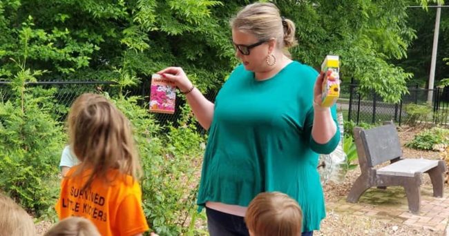 ap-garden-kayla-with-seeds-at-story-hour-2-crop