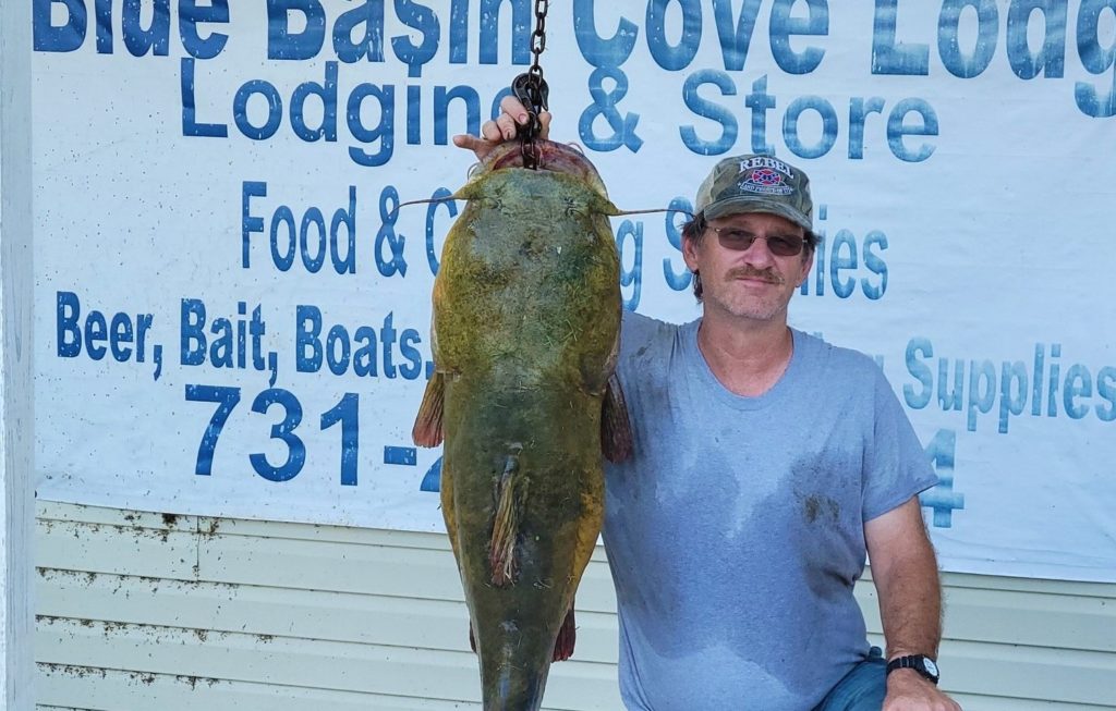 Fishing for catfish on Tennessee's Reelfoot Lake