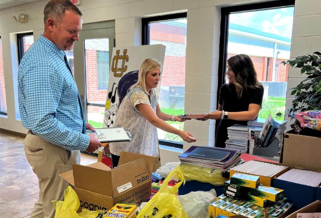wamzek-school-supplies-donations-1