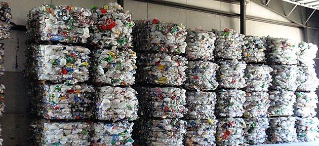 hc-recycle-plastic-crop