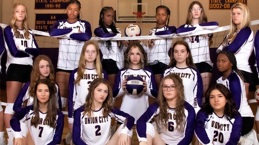2022-uchs-volleyball-team-photo