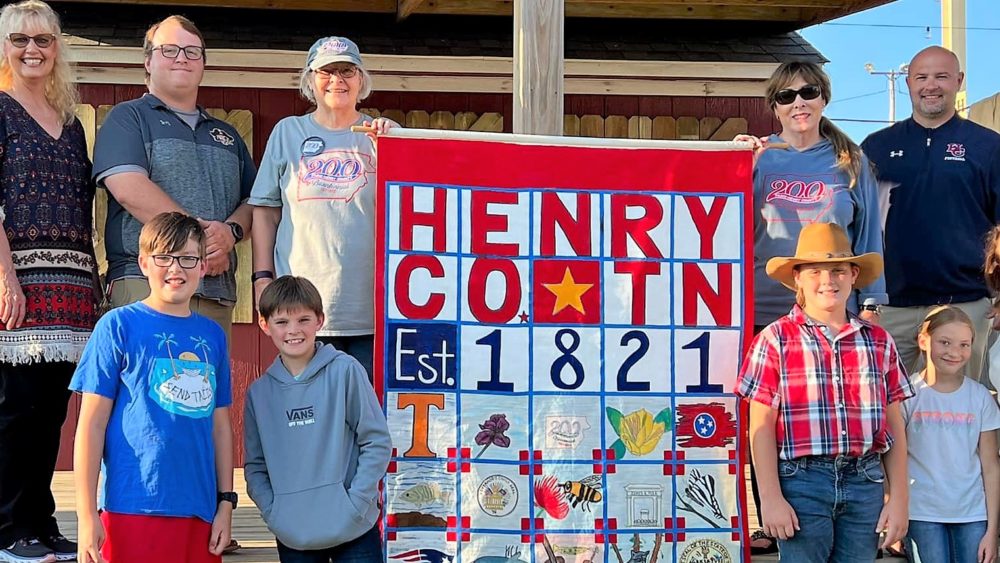 fair-quilt-w-people
