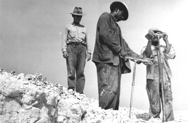 paris-clay-mining-three-men-39-2-crop